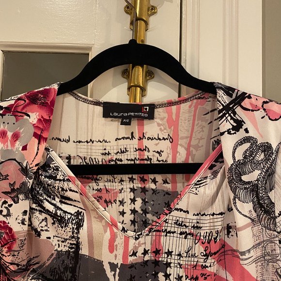 Laura Petites Graphic Blouse - Picture 2 of 4